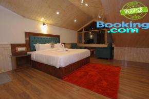 Hidden Heaven Old Manali near Nature Park Jogni Waterfall View rohtang pass mountain view